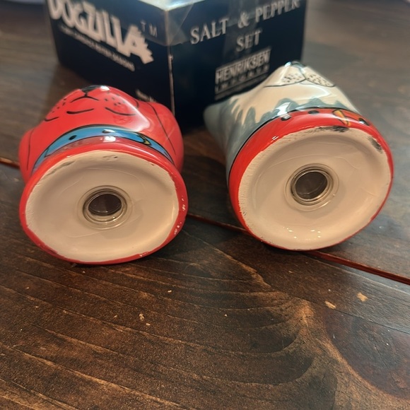 Candace Reiter Dogzilla Salt Pepper Shaker Set, Whimsical Ceramic Dogs - Picture 3 of 4